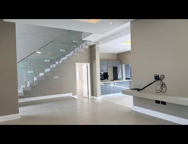 3 BEDROOM PROPERTY TO RENT IN BRYANSTON WEST